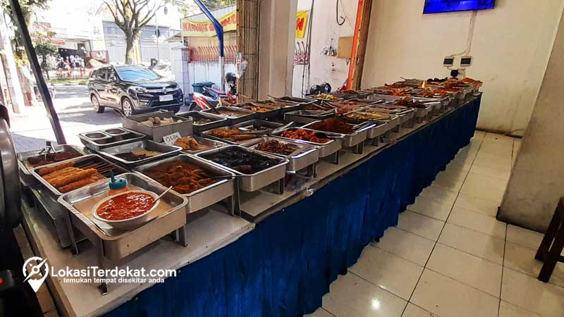 Tempat Makan Terdekat