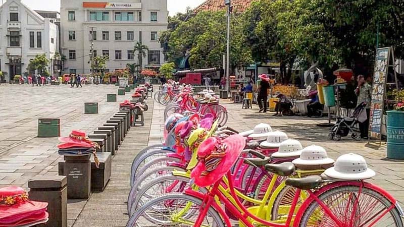 Sepeda di Kota Tua