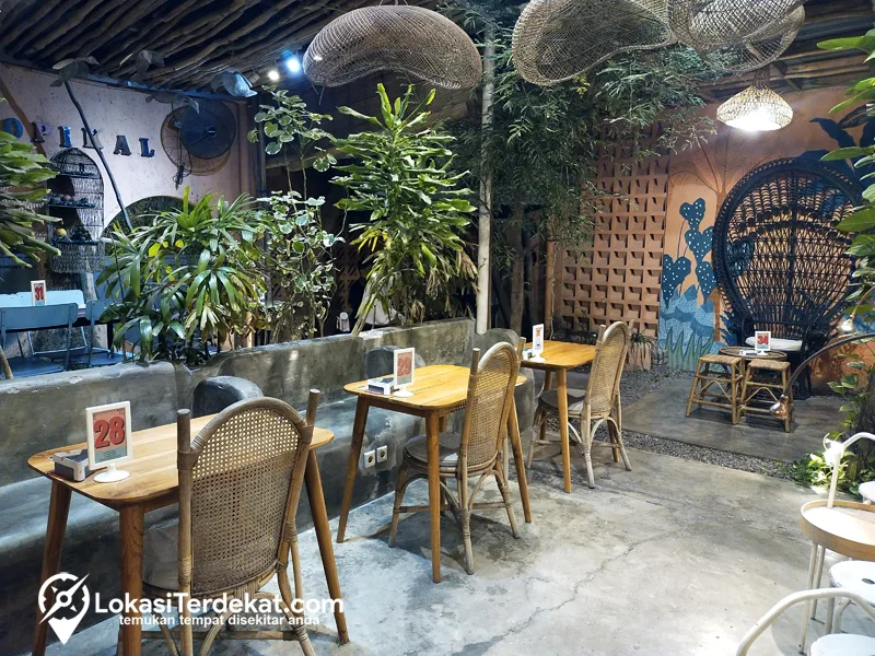 Tempat Ngopi Di Surabaya: Nuansa Bali Di Tropikal Coffee