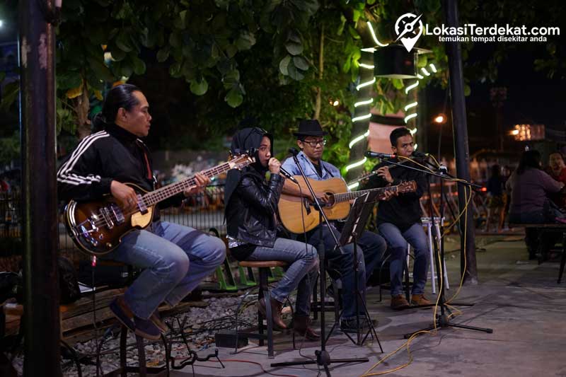 Cafe Live Music Terdekat